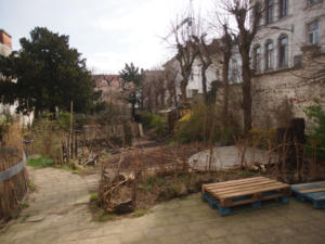 Ehemaliger Klostergarten an der Rue de l'Abondance 31 – wird heute von Schulen genutzt