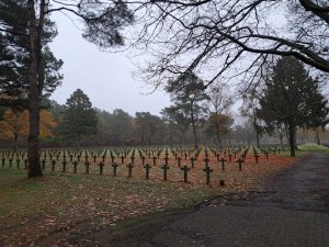 2025_11_16_Lommel-Gedenkfeier_by_Michael-Stabenow_IMG-20251116-WA0009-Web