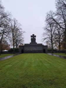 2025_11_16_Lommel-Gedenkfeier_by_Michael-Stabenow_IMG-20251116-WA0023-Web