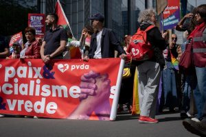 2026_06_14_Demo-gegen-Hochruestung_BXL_Hanna-Penzer_IMG_20260614_235239_297