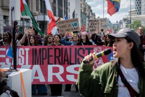 2026_06_14_Demo-gegen-Hochruestung_BXL_Hanna-Penzer_IMG_20260614_235341_889